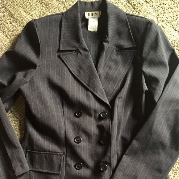 Great light weight 3 piece suit by DBY in size 11 - Picture 4 of 5
